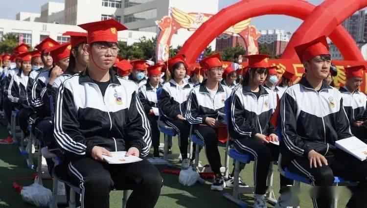 尽快推动长期护理保险制度落地实施 把这项民心工程 好事办好 实事办实